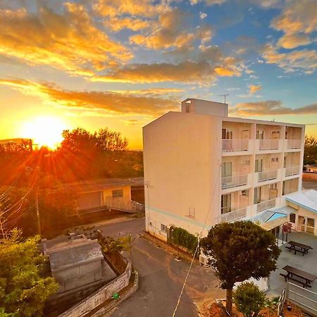 Crystal Inn Onna Exteriér fotografie